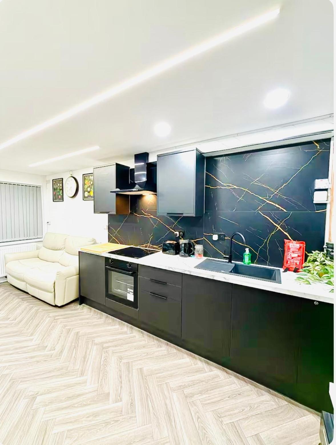 Birmingham City Centre- 9 Bed House With Free Parking Екстер'єр фото